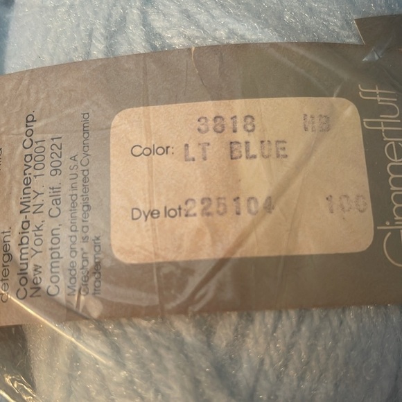 YARN—sealed package, 6skeins - Picture 5 of 5